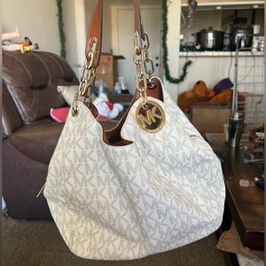 Micheal Kors Purse